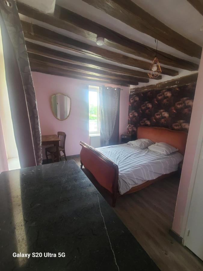 Les Chambrees Du Bac Hotel Charly-sur-Marne Екстериор снимка